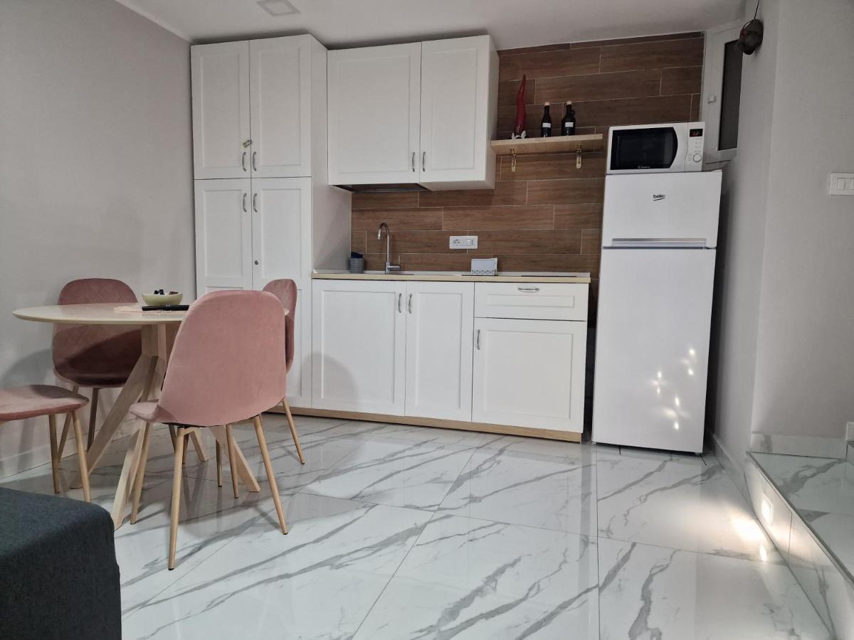 Megaride House Apartment เนเปิลส์ ภายนอก รูปภาพ