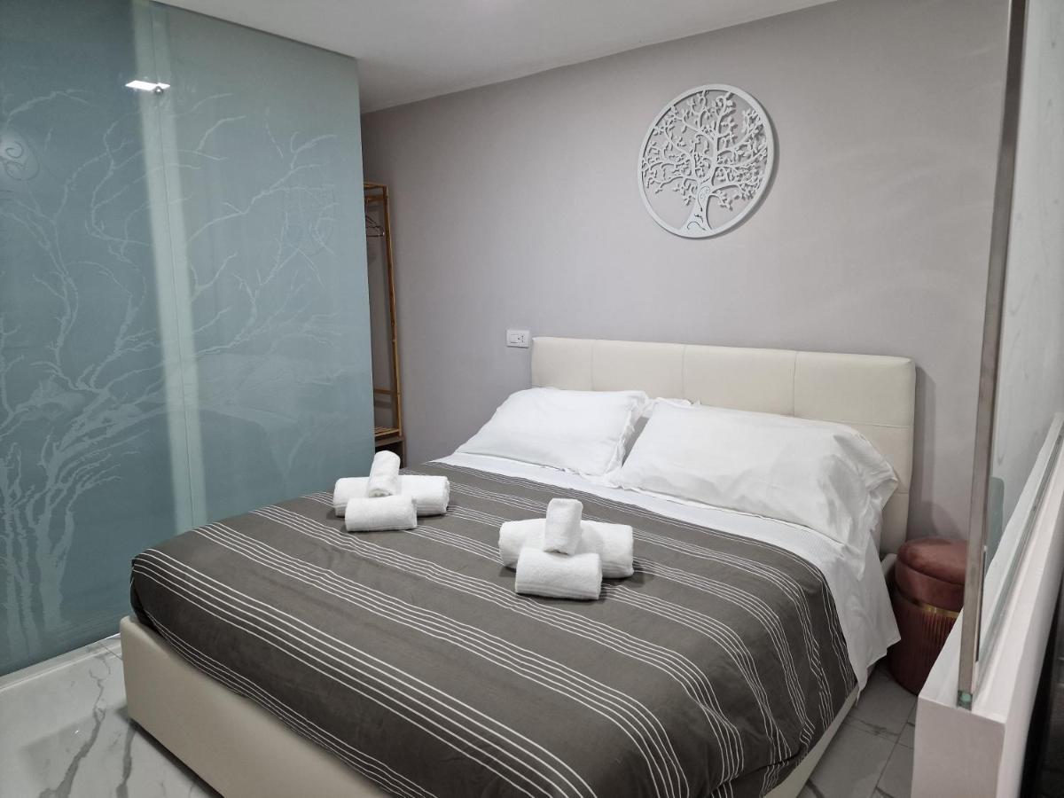 Megaride House Apartment เนเปิลส์ ภายนอก รูปภาพ